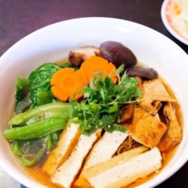 25. Mi Tem - Roasted Duck Noodle Soup.