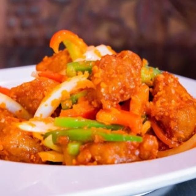 34. Com Ga Xao Xa Ot - Chili Lemongrass Chicken Rice Plate.