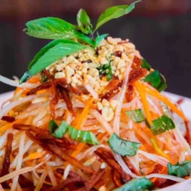 19. Goi Du Du - Papaya Salad.