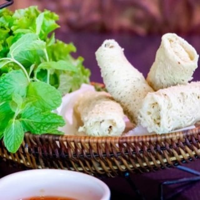 5. Cha Giò Re - House Egg Rolls.