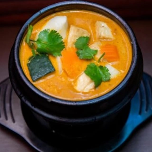26. Ca Ri Vang - Yellow Vegetarian Curry.