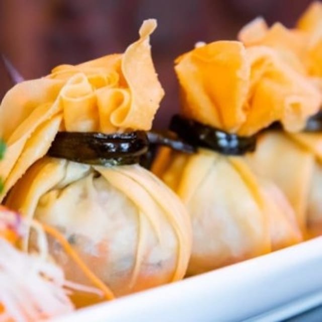 4. Hat Sen Túi Vàng - Fried Wonton.